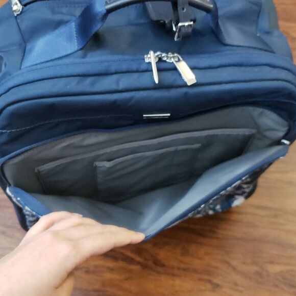 Tumi Blue Floral Chic Feminine Designer Voyageur Travel Carry On Roller Bag - Picture 13 of 13